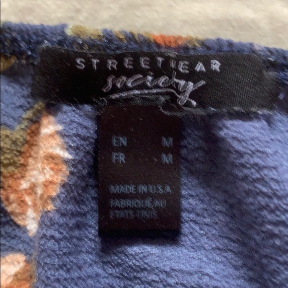 🦋 cute flowy floral shirt - Picture 2 of 2